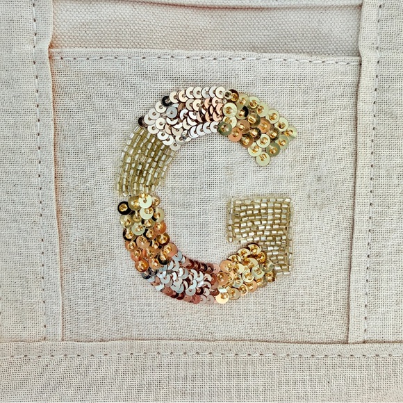 💛 Anthropologie Letter G The Hartley Monogram Mini Canvas Tote Gold Beaded Beige - Picture 4 of 14